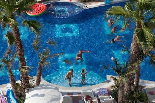 Imagen general del Hotel Grand Blue Fafa, Golem. Foto 2