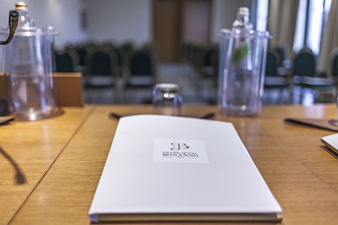 Imagen de los interiores del Hotel Grand Bonanno. Foto 8