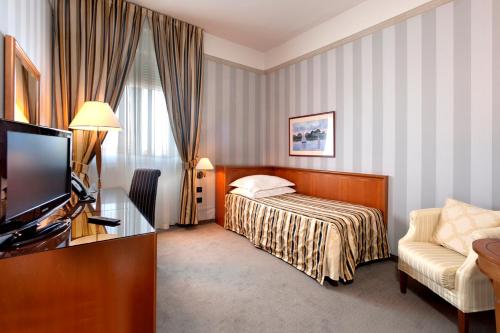 Imagen de la habitación del Hotel Grand Bonavia. Foto 6