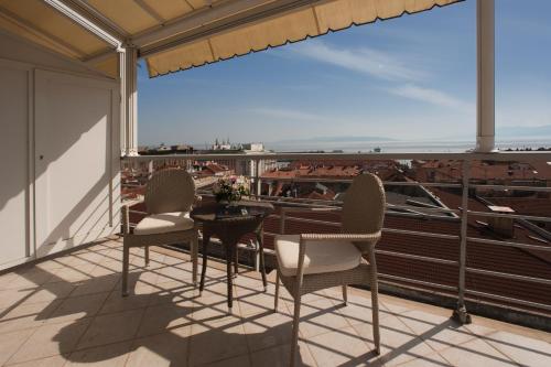 Imagen de la habitación del Hotel Grand Bonavia. Foto 7