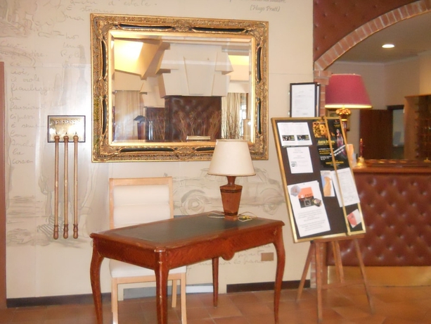 Imagen de los interiores del Hotel Grand Boston. Foto 19