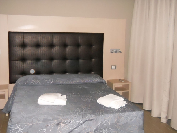 Imagen de la habitación del Hotel Grand Boston. Foto 13