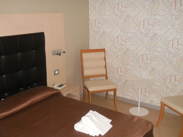 Imagen de la habitación del Hotel Grand Boston. Foto 15