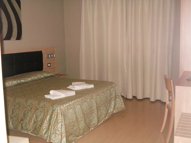 Imagen de la habitación del Hotel Grand Boston. Foto 16