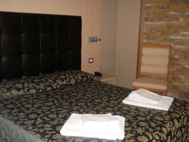 Imagen de la habitación del Hotel Grand Boston. Foto 17