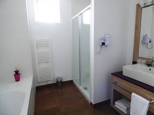 Imagen de la habitación del Hotel Grand Brive. Foto 13