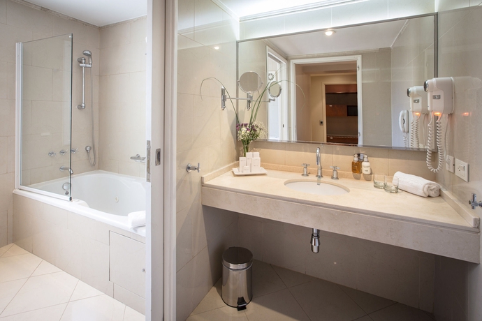 Imagen de la habitación del Hotel Grand Brizo Comahue. Foto 5