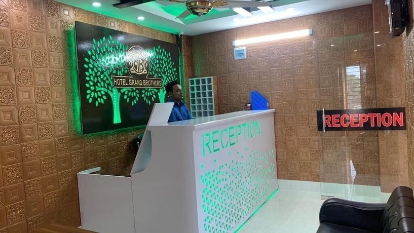 Imagen de los interiores del Hotel Grand Brothers. Foto 12