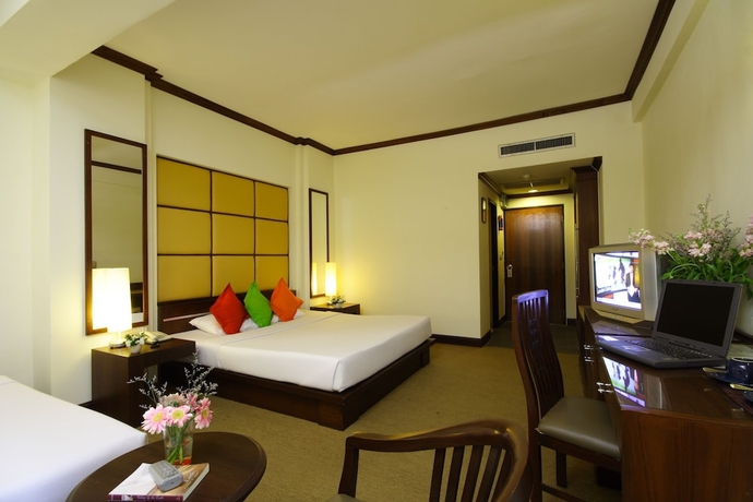 Imagen de la habitación del Hotel Grand Business Inn. Foto 8