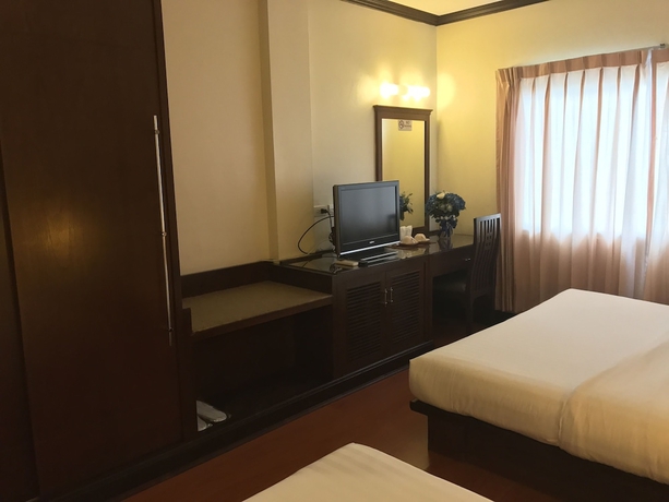 Imagen de la habitación del Hotel Grand Business Inn. Foto 10