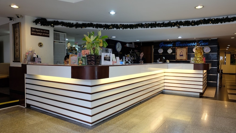 Imagen de los interiores del Hotel Grand Business Inn. Foto 19