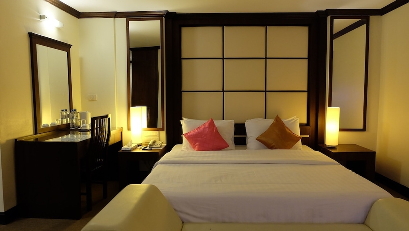 Imagen de la habitación del Hotel Grand Business Inn. Foto 12