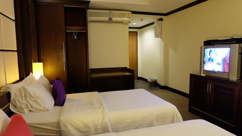 Imagen de la habitación del Hotel Grand Business Inn. Foto 14