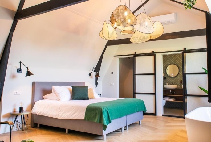 Imagen de la habitación del Hotel Grand Cafe van der Meer. Foto 1