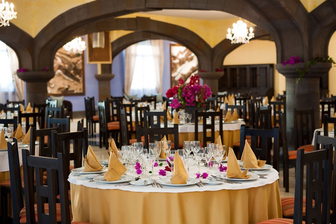 Imagen del bar/restaurante del Hotel Grand Callao. Foto 2