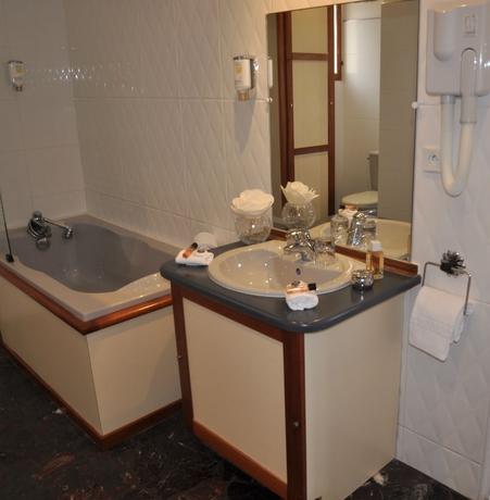 Imagen de la habitación del Hotel Grand, Calvi. Foto 15