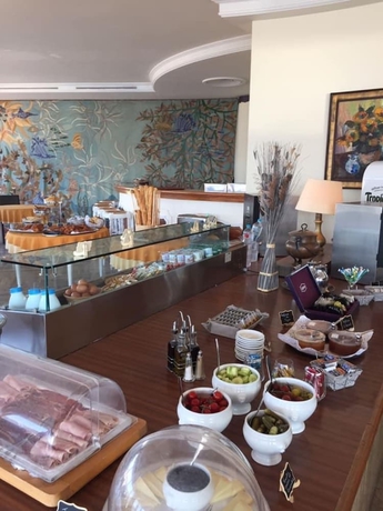 Imagen del bar/restaurante del Hotel Grand, Calvi. Foto 6