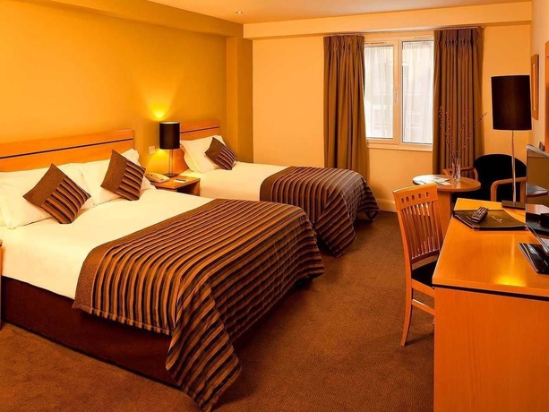 Imagen de la habitación del Hotel Grand Canal Dublin. Foto 4