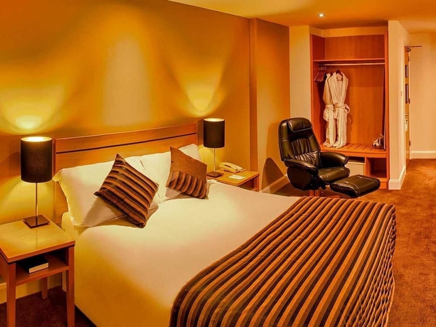 Imagen de la habitación del Hotel Grand Canal Dublin. Foto 7