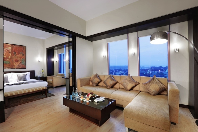 Imagen de la habitación del Hotel Grand Candi. Foto 14
