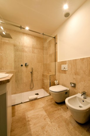 Imagen de la habitación del Hotel Grand Cannigione. Foto 4