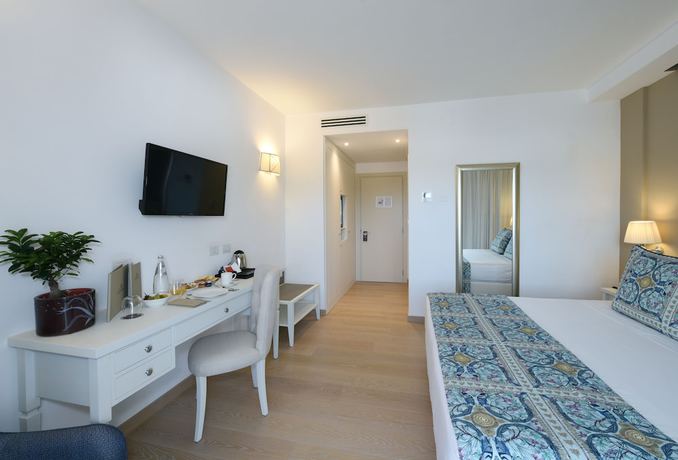 Imagen de la habitación del Hotel Grand Cannigione. Foto 10