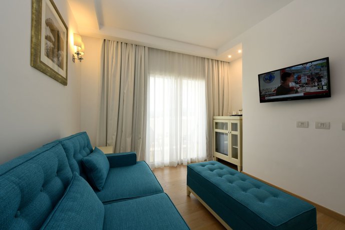 Imagen de la habitación del Hotel Grand Cannigione. Foto 17