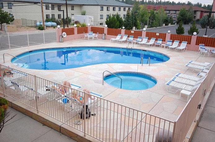 Imagen de la piscina del Hotel Grand Canyon Plaza. Foto 15