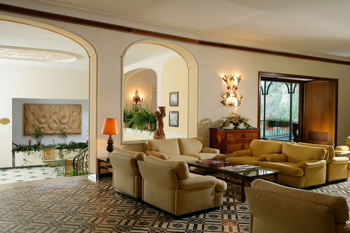 Imagen de los interiores del Hotel Grand Capodimonte. Foto 14