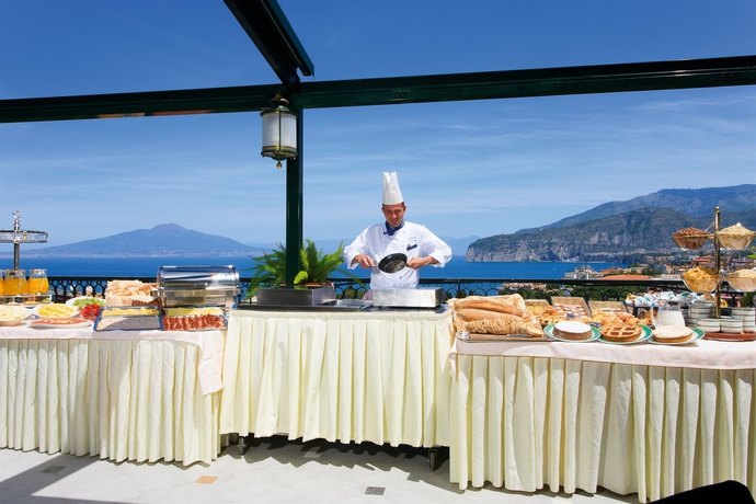 Imagen del bar/restaurante del Hotel Grand Capodimonte. Foto 4