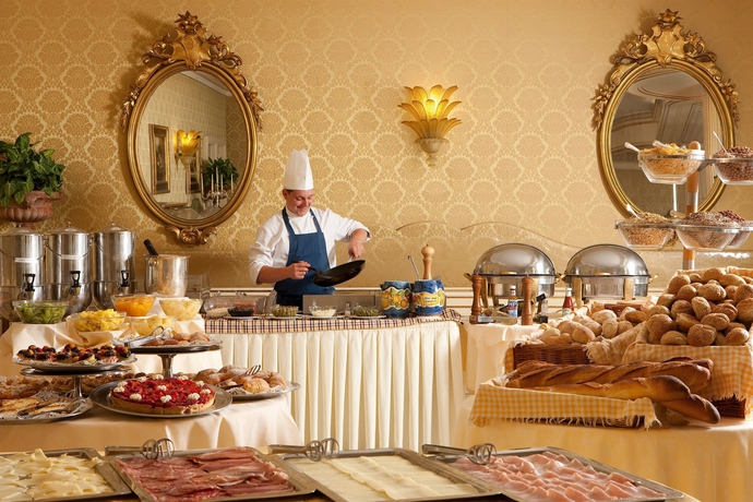 Imagen del bar/restaurante del Hotel Grand Capodimonte. Foto 5