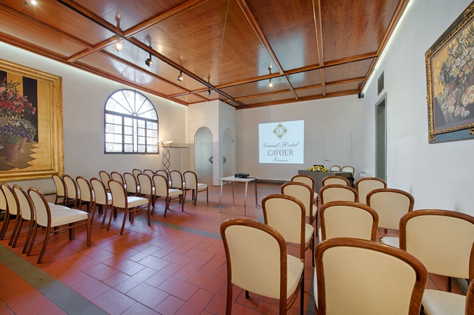 Imagen de los interiores del Hotel Grand Cavour. Foto 2