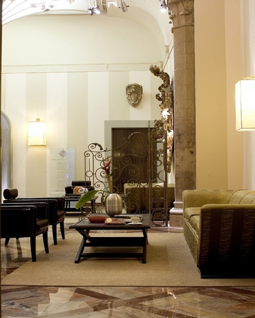 Imagen de los interiores del Hotel Grand Cavour. Foto 13