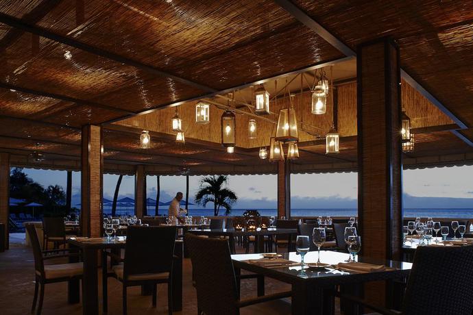 Imagen del bar/restaurante del Hotel Grand Cayman Marriott Resort. Foto 2