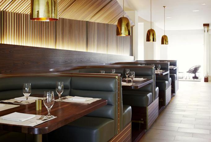 Imagen del bar/restaurante del Hotel Grand Cayman Marriott Resort. Foto 3