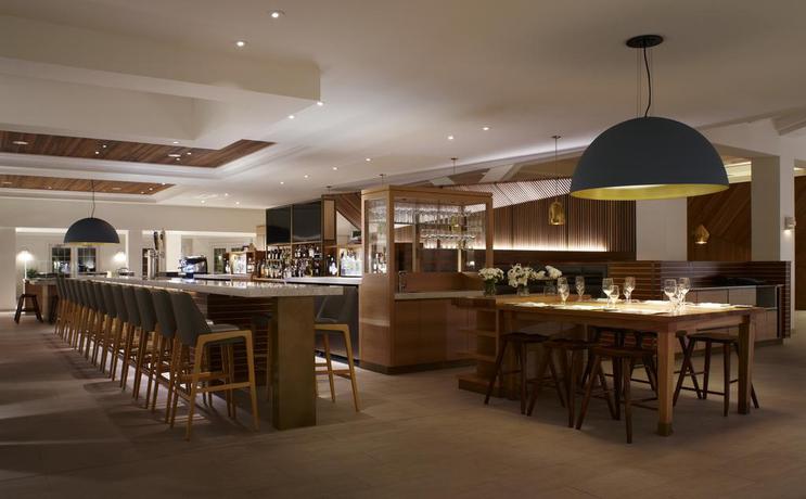 Imagen del bar/restaurante del Hotel Grand Cayman Marriott Resort. Foto 4