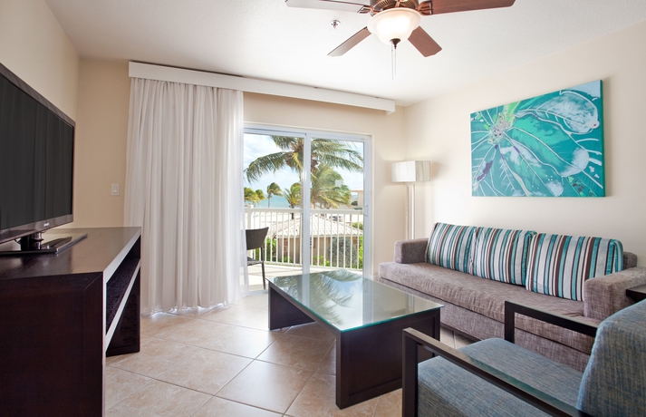 Imagen de los interiores del Hotel Grand Caymanian Resort. Foto 17