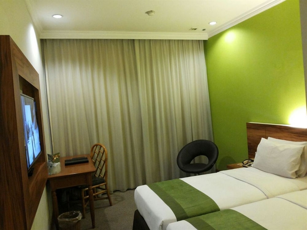 Imagen de la habitación del Hotel Grand Cemara. Foto 4