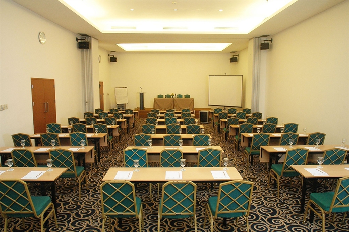 Imagen de los interiores del Hotel Grand Cemara. Foto 11