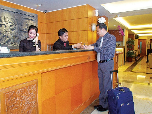 Imagen de los interiores del Hotel Grand Cemara. Foto 12