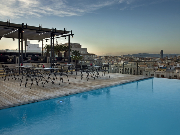 Imagen de la piscina del Hotel Grand Central, Barrio Gotico. Foto 13