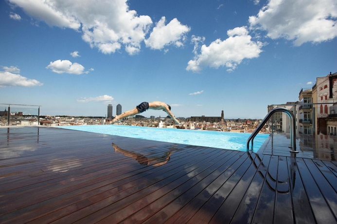 Imagen de la piscina del Hotel Grand Central, Barrio Gotico. Foto 16