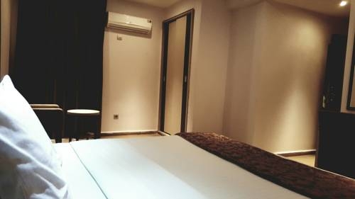 Imagen de la habitación del Hotel Grand Central, Conakry. Foto 6