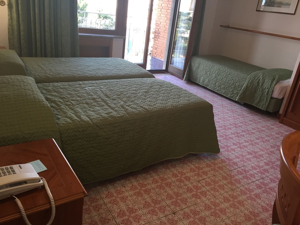 Imagen de la habitación del Hotel Grand Cesare Augusto. Foto 6