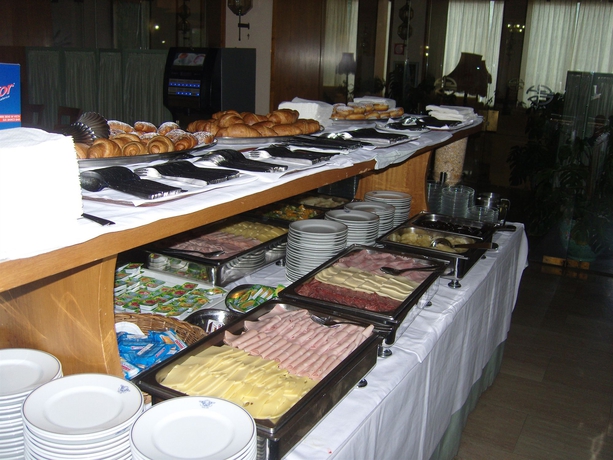 Imagen del bar/restaurante del Hotel Grand Cesare Augusto. Foto 2