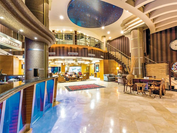 Imagen de los interiores del Hotel Grand Cettia. Foto 11