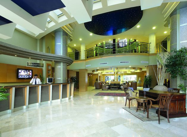 Imagen de los interiores del Hotel Grand Cettia. Foto 12