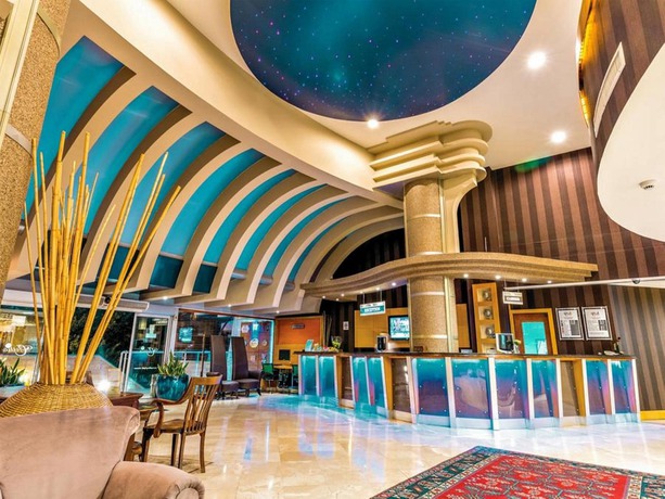 Imagen de los interiores del Hotel Grand Cettia. Foto 13