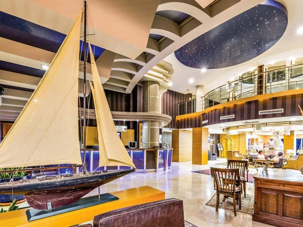 Imagen de los interiores del Hotel Grand Cettia. Foto 14