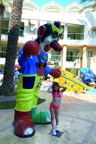 Imagen de la piscina del Hotel Grand Cettia. Foto 18